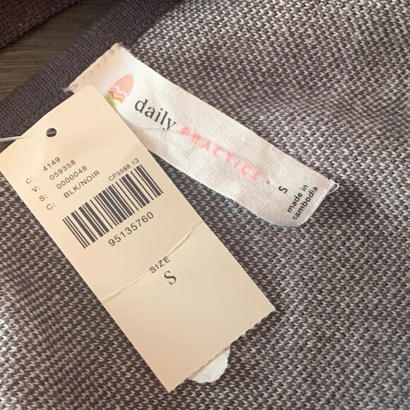 Anthropologie Daily Practice Black & White Oversized Sweater Size Small NWT - Picture 4 of 9